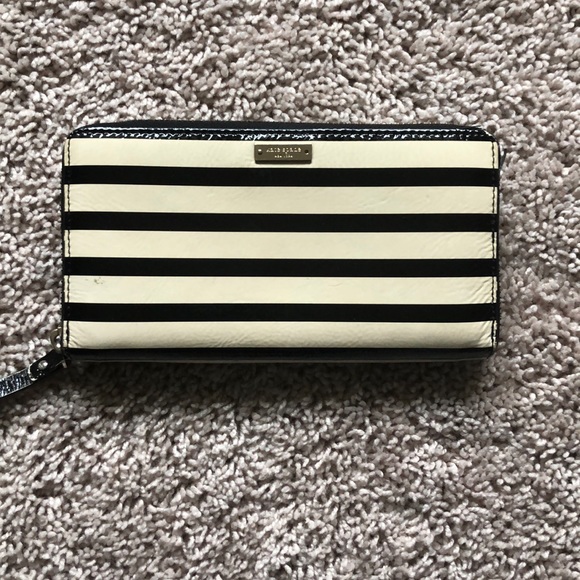 Kate Spade Wallet - Picture 1 of 7